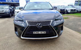 2020 Lexus NX300 Luxury (FWD)